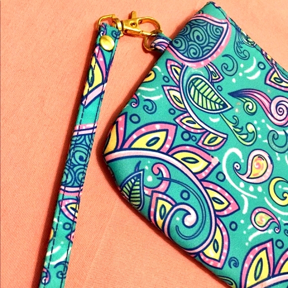 🍑Simply Southern Large Teal Paisley Wristlet🍑 - Picture 3 of 9